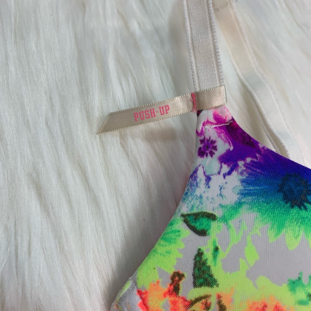 Victoria’s Secret Brightly Colored Wear Everywhere - Picture 4 of 9
